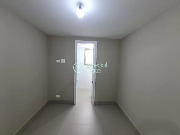 Imagem Excelente apartamento em Higienópolis, no estilo neoclássico, em condomínio exclusivo com apenas ...