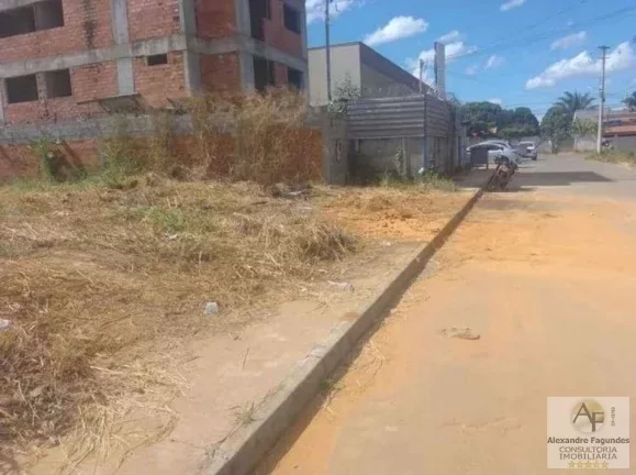 Imagem Lote para Venda em Aparecida de Goiânia, Jardim Helvécia