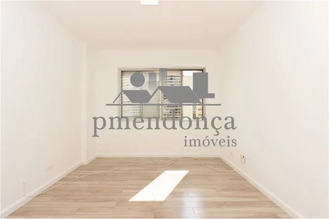 Imagem Apartamento à venda em Higienópolis com 4 quartos (1 suite) e 2 vagas, 200m2.