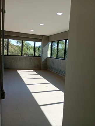 Imagem Galpão amplo com total infraestrutura 1.100m²-Parque Empresarial- Sorocaba