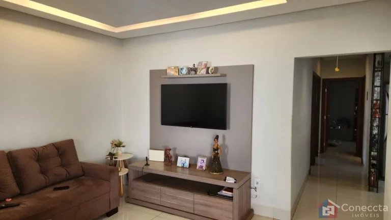 Imagem Casa à venda no Jardim Panorâmico em Patos de Minas – 3 quartos, área gourmet e garagem – R$600 mil