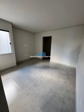 Imagem Casa para Venda em Feira de Santana, SIM, 3 dormitórios, 1 suíte, 1 banheiro, 2 vagas