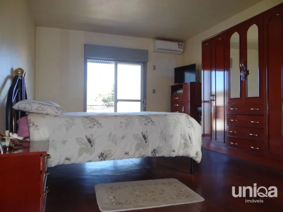 Imagem Casa de 03 dormitórios com terreno amplo,