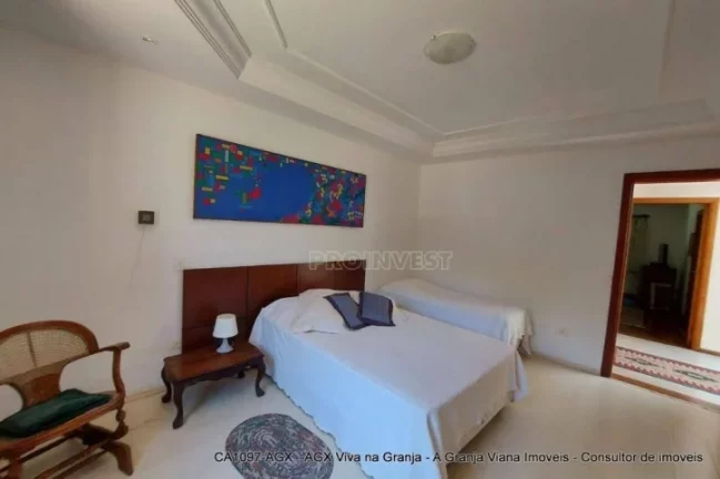 Imagem Belíssima propriedade com ares de Casa de Campo na Granja Viana!