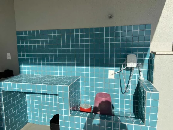 Imagem Apartamento com 2 dormitórios sendo 2 suítes e 2 vagas de garagem, Bairro Canto em Florianópolis/SC