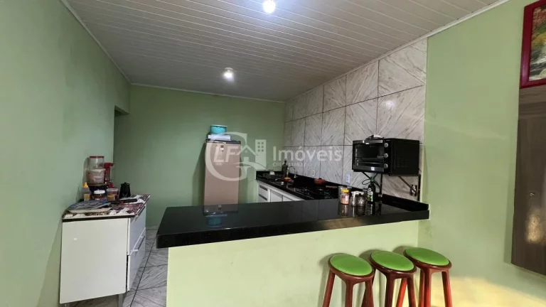 Casa à venda em Campo Grande-MS, Vila Nogueira: 4 quartos, 2 salas, 2 banheiros, 3 vagas de garagem - 134,00m². Aproveite!