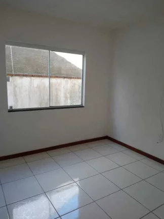 Imagem Casa com 2 dormitórios e garagem coberta para 2 carros em Balneário Perequê