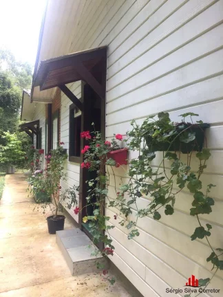 Imagem Linda Pousada a Venda na Vila Floresta Negra em Campos do Jordão/SP.