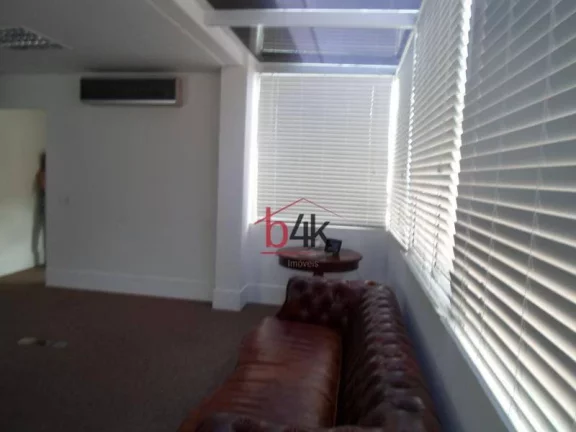 Imagem Casa com 5 dormitórios à venda, 240 m² e 2 vagas de garagem - Brooklin