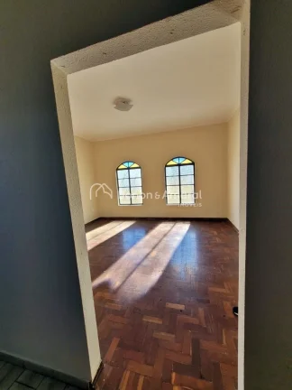 Imagem Casa térrea à venda no Jardim Conceição, Campinas, SP. 

Casa de 3 quartos, sendo 1 suíte, todo...