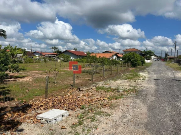 Excelentes terrenos a 40 metros da lagoa Barra do Itapocu Araquari, SC.