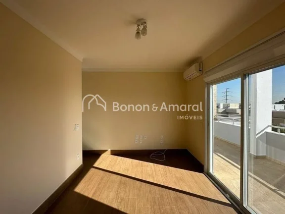 Imagem Linda casa com living para 3 ambientes integrados com a área gourmet e piscina, cozinha e lavanderi...