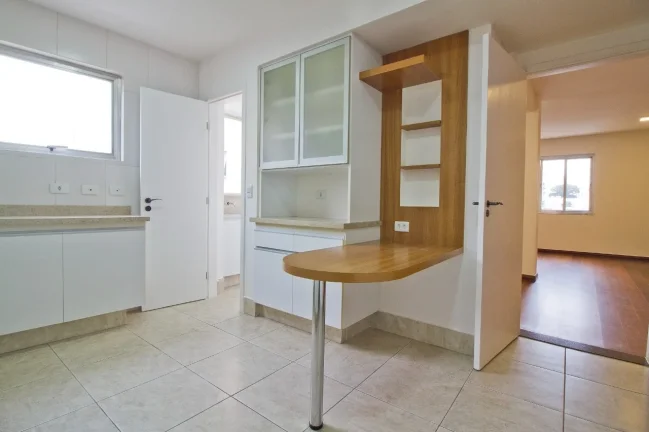 Imagem Apartamento 100M² Reformado, 2Q, 1 Suíte, 2 Banheiros, 1 Vaga, Salão de Festas e Salão de Jogos.