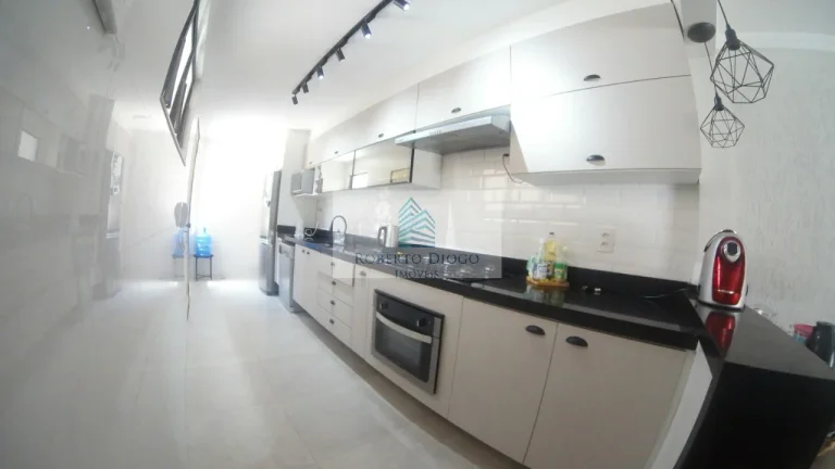 Imagem Casa em Condomínio de Luxo na Taquara, Rio de Janeiro - 3 Quartos, 1 Suíte, 1 Sala, 93m² de Área - Imperdível!