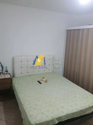 Imagem Casa à Venda com 204m², 3 dormitórios, 2 salas e 3 vagas!!!