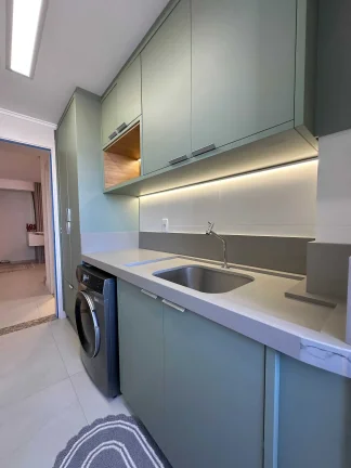 Imagem Apartamento mobiliado com 3 dormitórios e 2 vagas de garagem em Navegantes/SC