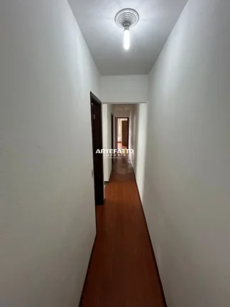 Imagem Excelente casa com ponto comercial a pouco metros do metrô