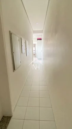 Imagem Lindo Apartamento com pé direito de 3,10m com 350m² sendo 3 suítes (1 master closet duplo e sala de banho ) e 5 vagas
