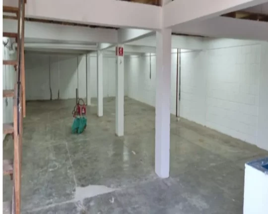 Imagem Galpão 140m² com mesanino de 60m2 FL11