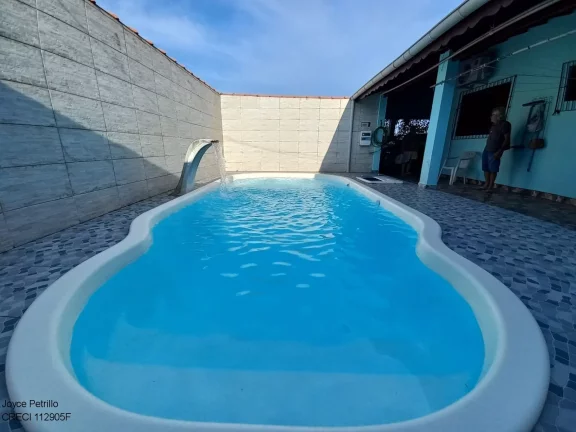 Imagem Casa 3 dormitórios e piscina, disponível para locação em Peruíbe.