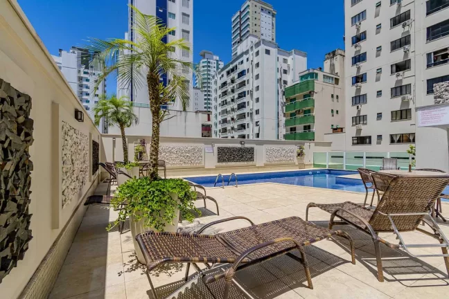 Imagem Apartamento mobiliado com 3 dormitórios sendo 1 suíte e 2 vagas no Fazenda em Itajaí/SC