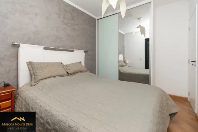 Imagem apartamento de 120m² com 3 dormitórios, sendo 1 suíte, sala para dois ambientes e 2 vagas. Edifício com Lazer e Portaria 24 hs