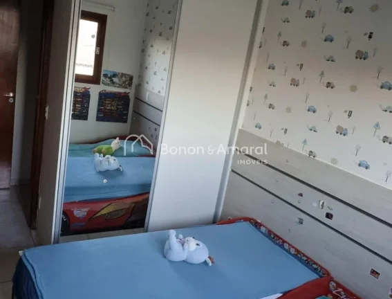Imagem Casa aconchegante à venda no bairro Capuava, em Valinhos/SP, com ambientes espaçosos e cercada por...