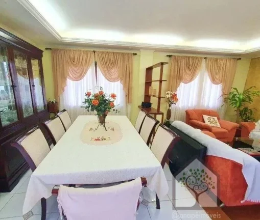 Imagem Excelente Casa com 370 m² no Carianos