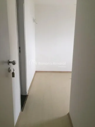 Imagem Com 138m² de área privativa, o imóvel oferece uma ampla sala para dois ambientes (jantar e estar)...