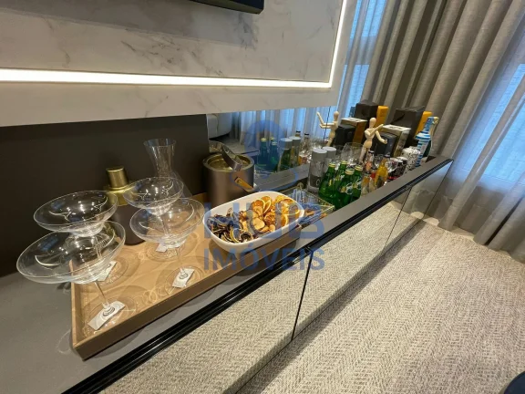 Imagem Cobertura com 3 dormitórios à venda sendo 3 suítes, 240 m² por - R$ 7.900.000,00 - Centro - Bal. Camboriú/SC