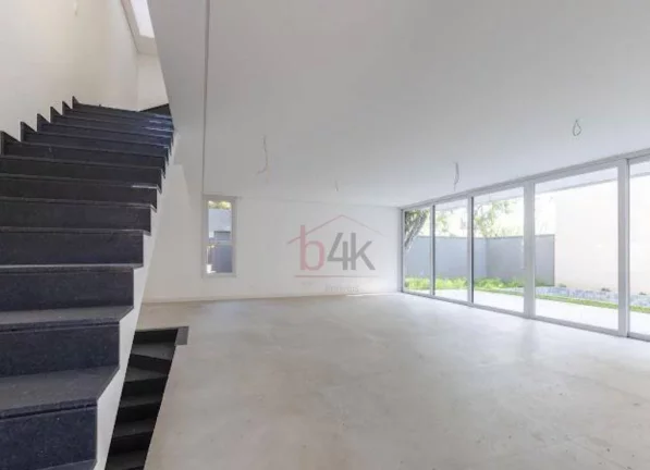 Imagem Casa de 487 m² com 4 suítes e 4 vagas no Condomínio Garda, Jardim Cordeiro.