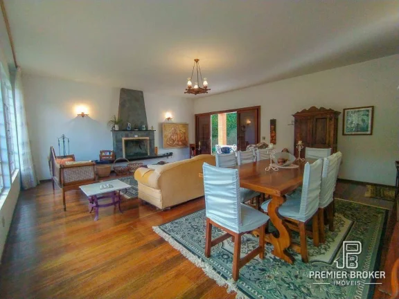 Imagem Casa com 4 dormitórios à venda, 330 m² por R$ 950.000,00 - Albuquerque - Teresópolis/RJ