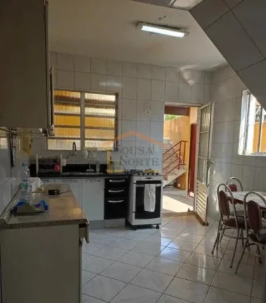 Imagem Sobrado 2 dormitórios, terraço, sala ampla, 2 banheiros, edícula, quintal, lavanderia, corredor l...