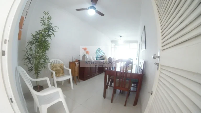 Imagem Venda de casa em São Francisco, Niterói-RJ: 2 quartos, 1 suíte, 2 salas, 3 banheiros, 4 vagas de garagem, 100m². Confira!