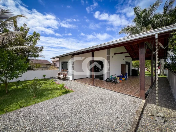 Imagem Casa com fundos para o rio | Costeira | Bal. Barra do Sul
