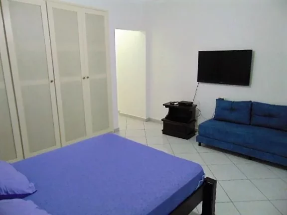Imagem Praias das Pitangueiras, na quadra da praia, 30 metros do Shopping.
