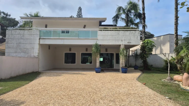 Imperdível: Casa de Luxo na Riviera de São Lourenço com Ótimo Preço, 4 suítes, 476m² e área externa com piscina e área gourmet!