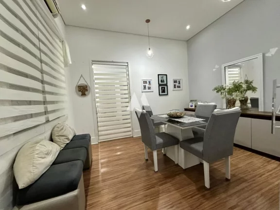 Imagem Casa bem localizada á venda em Santos