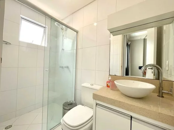 Imagem Apartamento com 3 dormitórios sendo 1 suíte e 2 vagas de garagem em Balneário Camboriú/SC