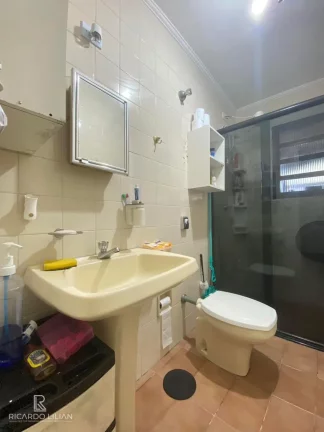 Imagem Apartamento Garden com quintal privativo localizado a 350 metros da praia do Caiçara.