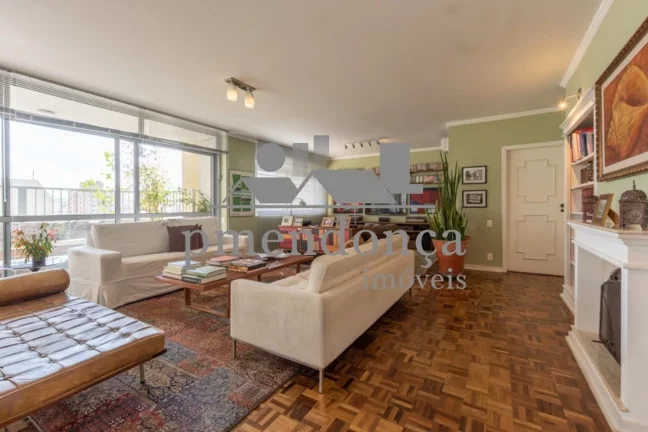 Imagem Apartamento reformado na Av Higienópolis com 3 quartos ( 1 suíte ) e 2 vagas, 219m³