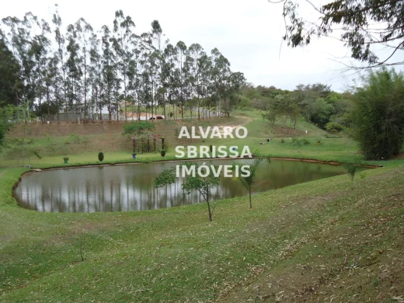 Imagem Excelente terreno com ótima topografia de esquina à venda com 3.000 m2 no Condomínio Village Castelo em Itu SP ao lado da Rod Castelo Branco