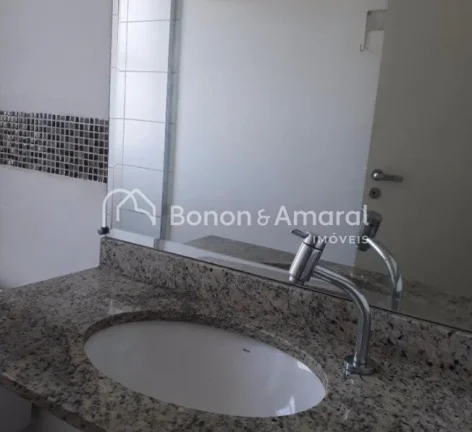 Imagem Apartamento no último andar, com excelente aproveitamento do sol da manhã. A sala é ampla, com 2 ...