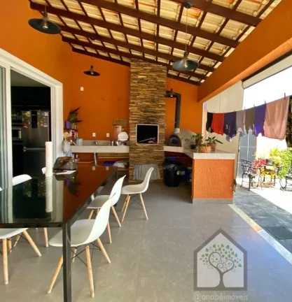 Imagem Linda Casa à Venda no Bairro Itacorubi – Florianópolis-SC