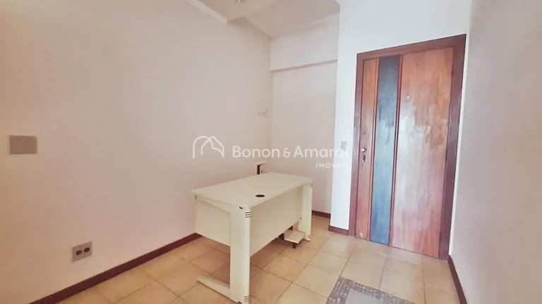 Imagem Sala comercial a venda no Centro de Campinas!!

Vista para a frente do predio..

Sala a venda no Cen...