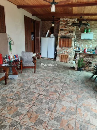 Imagem Linda casa, com jardim e lago artificial