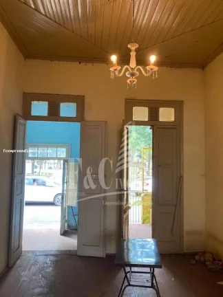 Imagem Casa para Venda em Iracemápolis, Centro, 3 dormitórios, 1 banheiro, 1 vaga