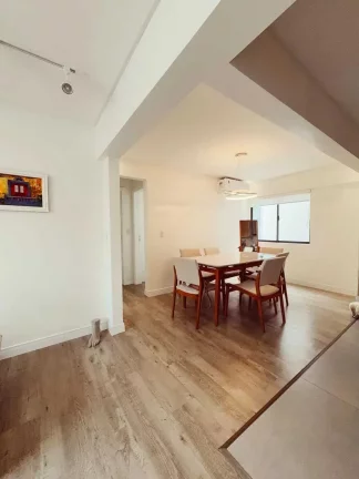 Imagem Apartamento com 2 dormitórios e 1 vaga de garagem em – Balneário Camboriú/SC