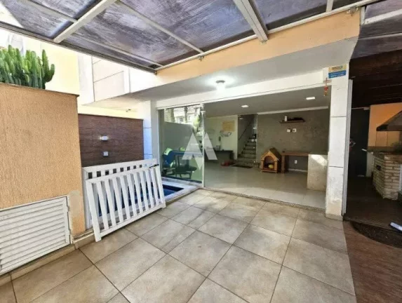 Imagem Sobrado com 3 quartos à venda, 170m² - Encruzilhada/Santos
