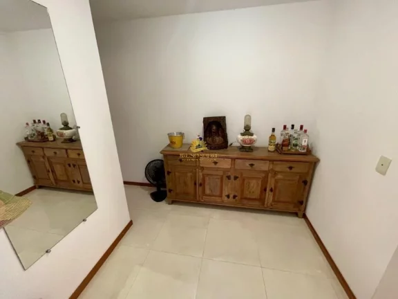Imagem Descubra este lindo apartamento para alugar na Enseada Azul, Guarapari. Com uma área privativa de 7...